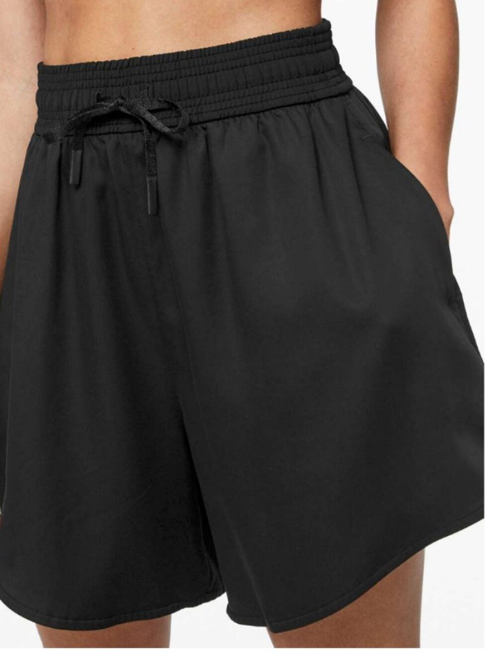 Lululemon Feeling Femme Short 5" Black High Rise Size 6